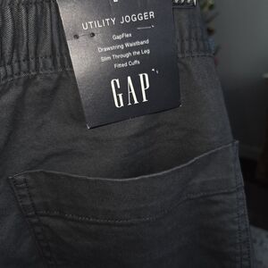 GAP Utility Jogger Pants in Gray